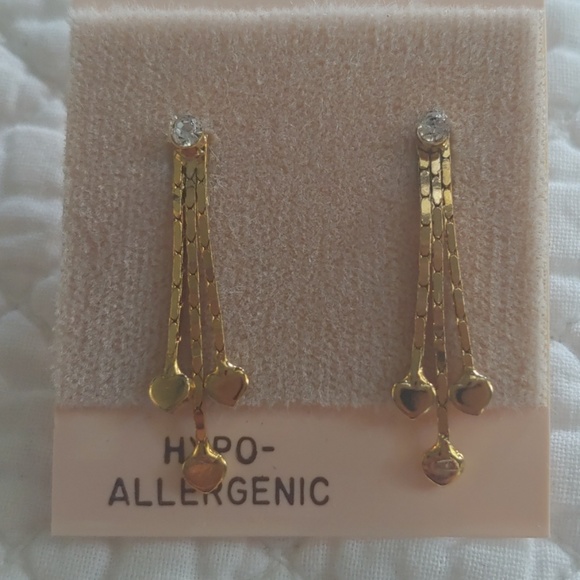 Vintage Gold Tone Dangling Heart Earrings!!! - Picture 2 of 3
